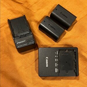 Canon LP-E6 Battery 2 pack and double Charger Kit
